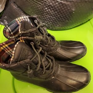 Brand new black sperry boots size 7.5 Gorgeous